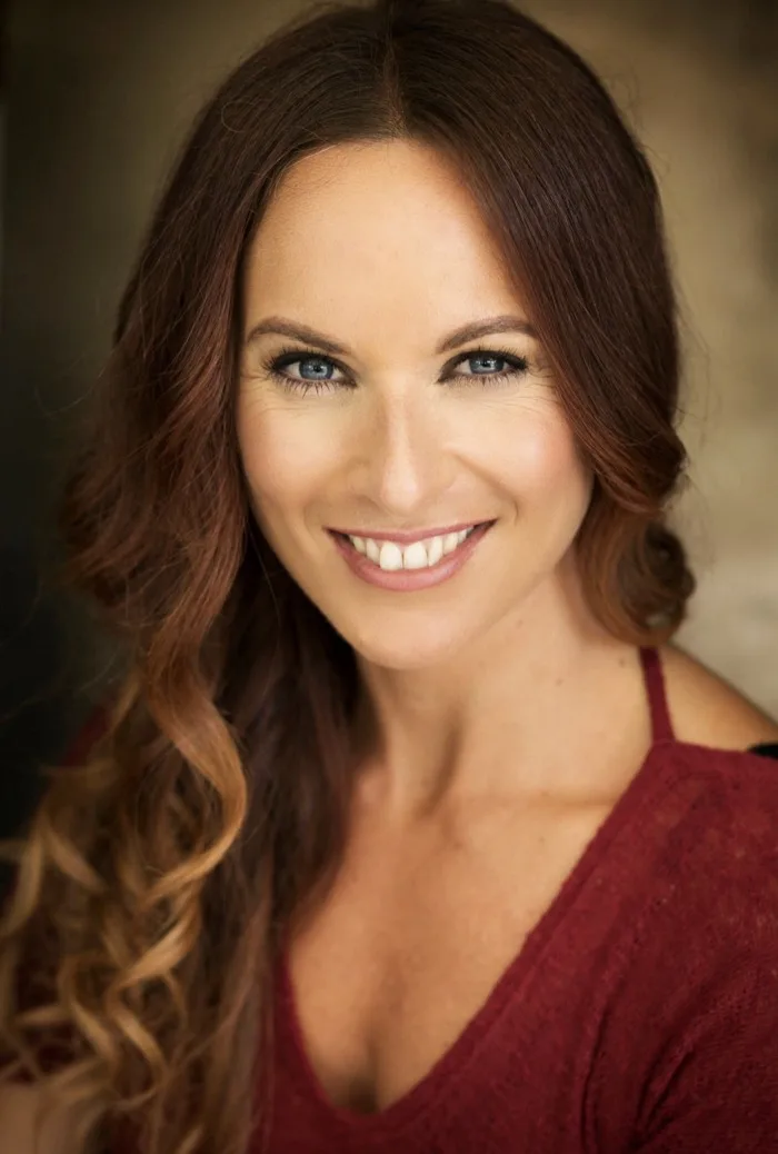 Bel Moore